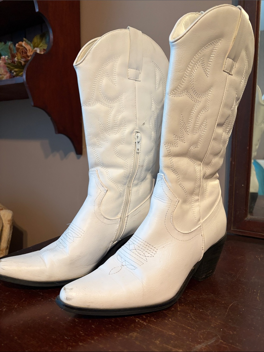 White Women's Western Cowboy Boots - Classic Embroidered Style
